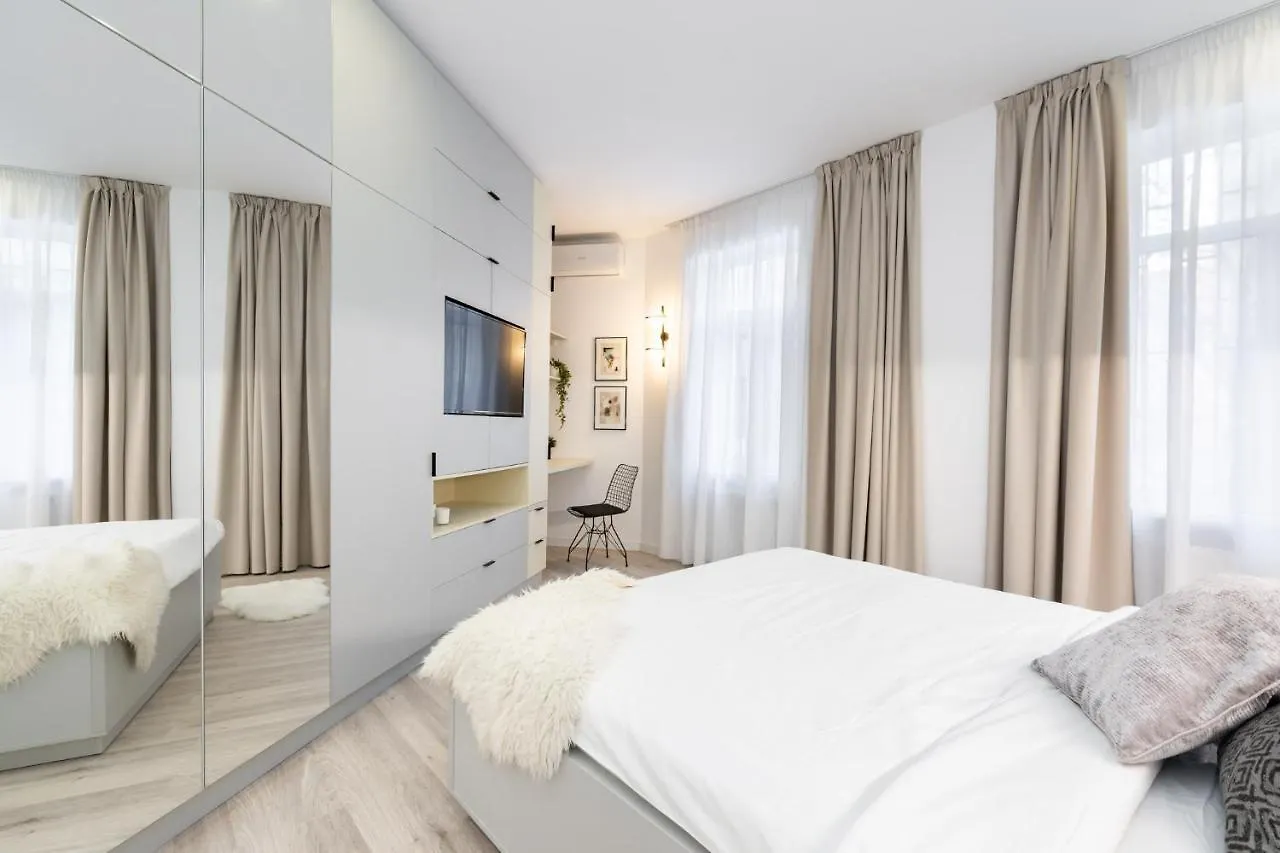 דירה Four Bedroom Apartment, Old Town בוקרשט