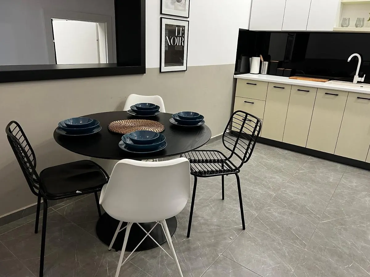 Four Bedroom Apartment, Old Town בוקרשט 0*,