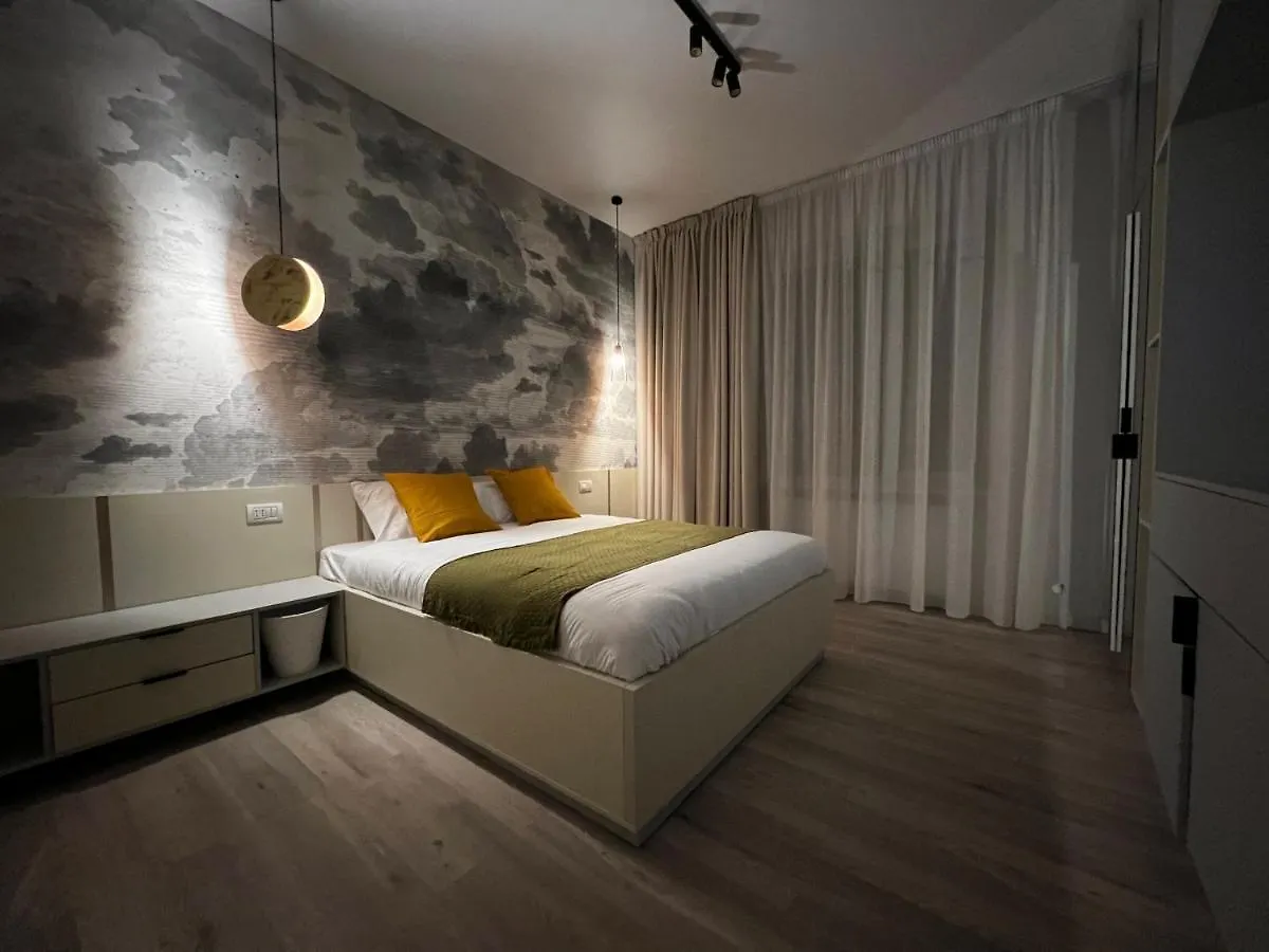 דירה Four Bedroom Apartment, Old Town בוקרשט רומניה