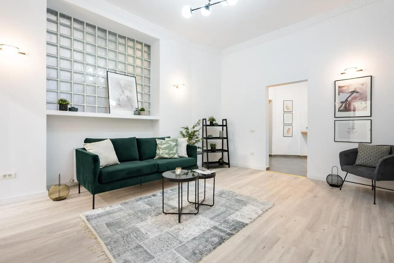 Four Bedroom Apartment, Old Town בוקרשט רומניה
