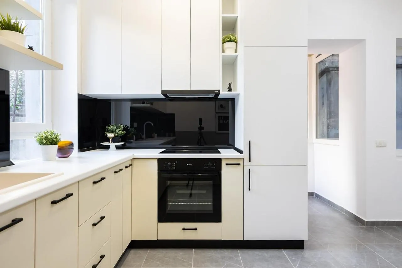 Four Bedroom Apartment, Old Town בוקרשט רומניה