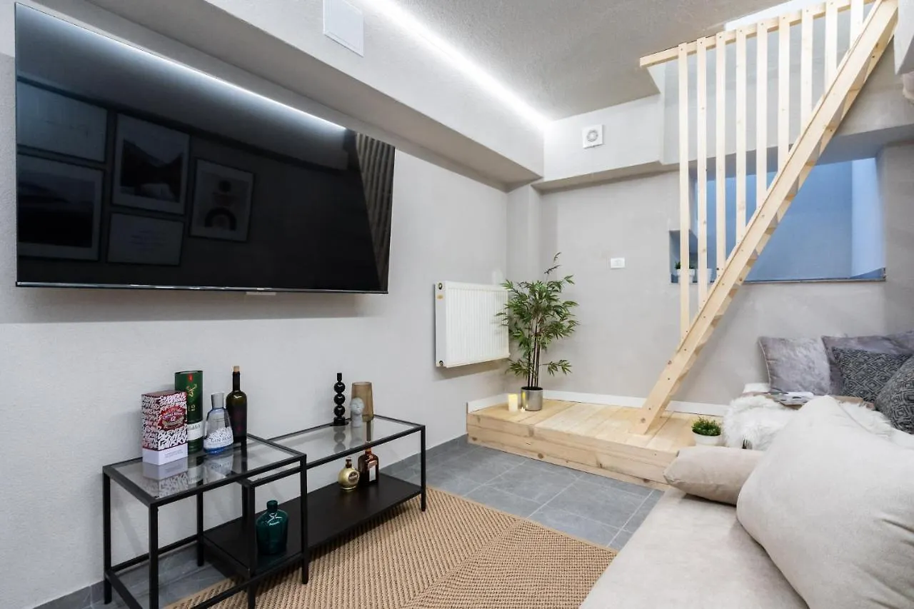 Four Bedroom Apartment, Old Town בוקרשט 0*,  רומניה