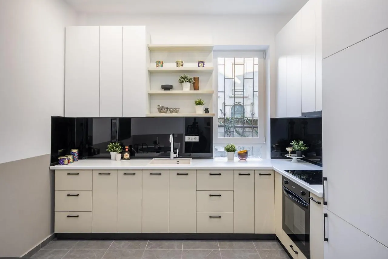 Four Bedroom Apartment, Old Town בוקרשט 0*,  רומניה