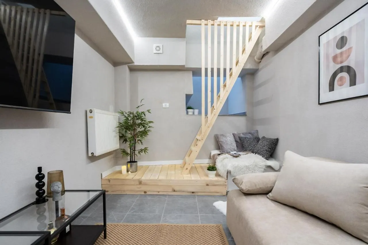 Four Bedroom Apartment, Old Town בוקרשט דירה