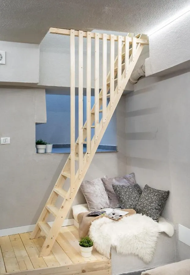 דירה Four Bedroom Apartment, Old Town בוקרשט רומניה